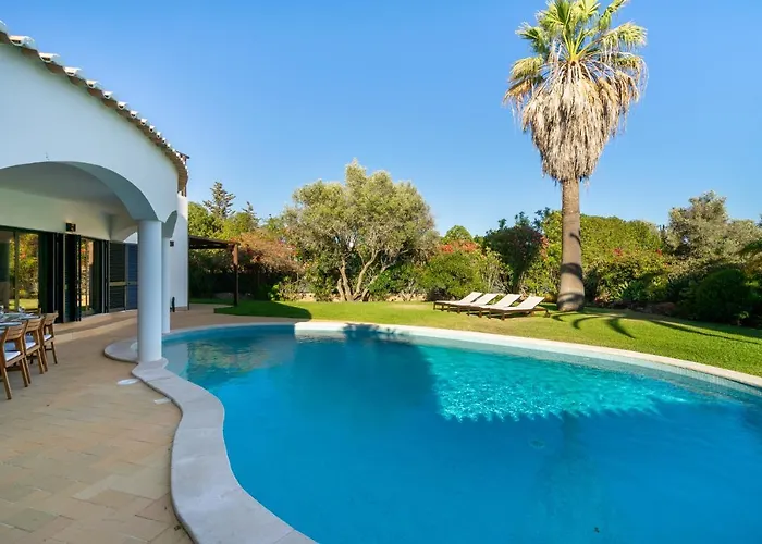 Luxury Private Family Villa With Pool Ac & Parking